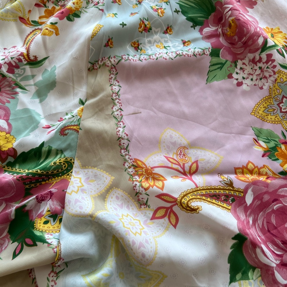 Pleat Front Floral Satin Short w/pockets (NWOT) - Picture 7 of 8